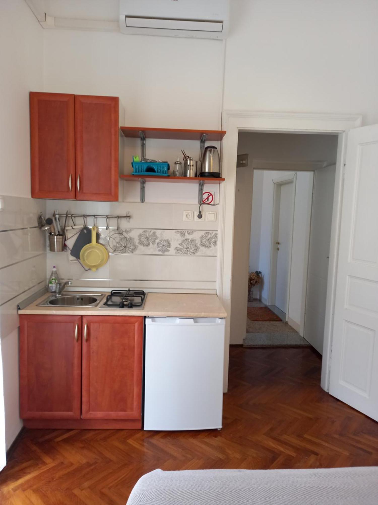 Apartmani Iris I Ana 茨里克韦尼察 外观 照片