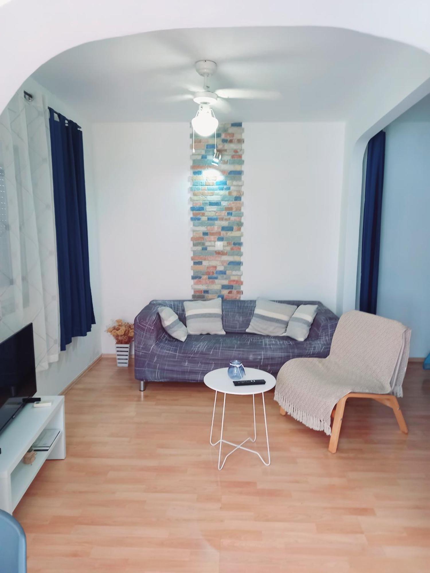 Apartmani Iris I Ana 茨里克韦尼察 外观 照片